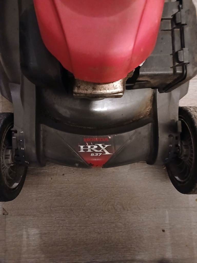 Honda lawnmower hrx 537 self driven mower.