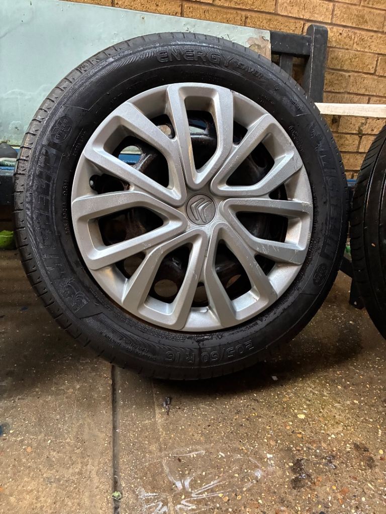 Full set of tyres and hubcaps 