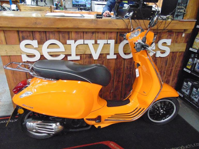 Piaggio Vespa Sprint 125 ABS 2018 automatic scooter 1 owner serviced new MOT    
