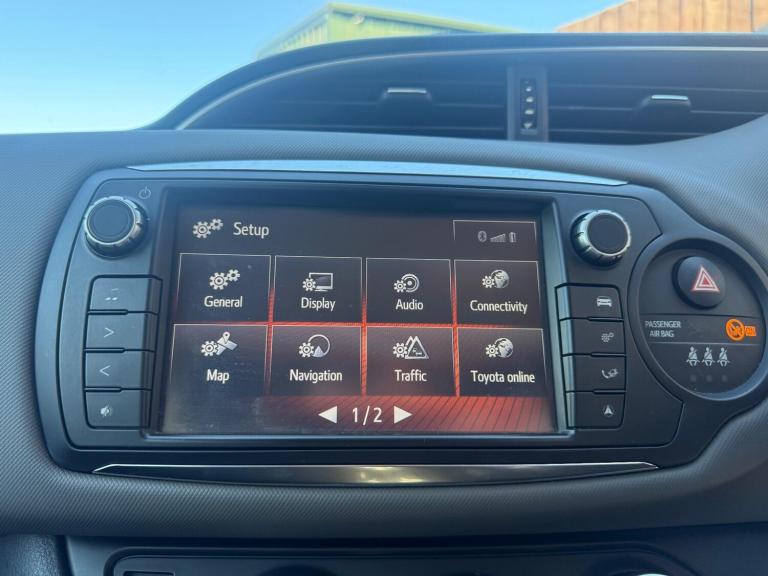 2016 Toyota Yaris 1.33 Dual VVT-i Design Euro 6 5dr HATCHBACK Petrol Manual