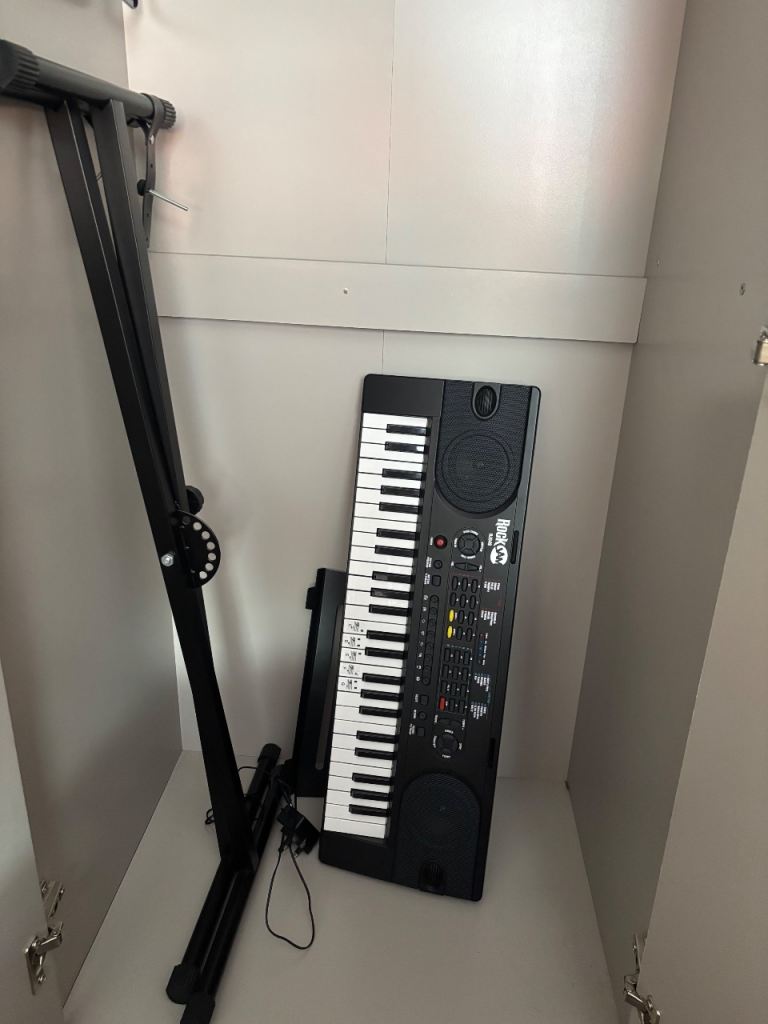 RockJam Electronic Keyboard with Stand – Good Condition