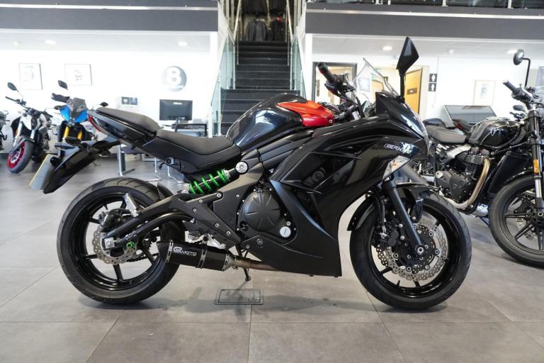 Kawasaki ER-6N 650, 2016, Black/ Red wit just 4165miles Only £3995. 