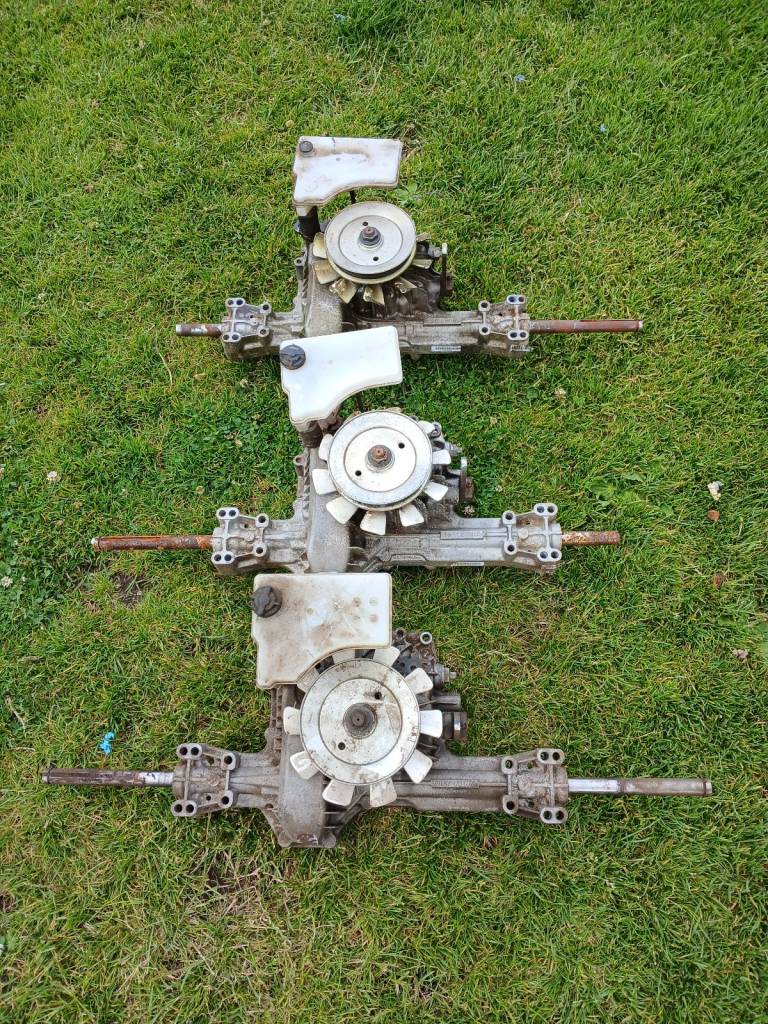 JOHN DEERE TRANSMISSION HYDROSTAT AXLE  X 4 SPARES OR REPAIR. £400.