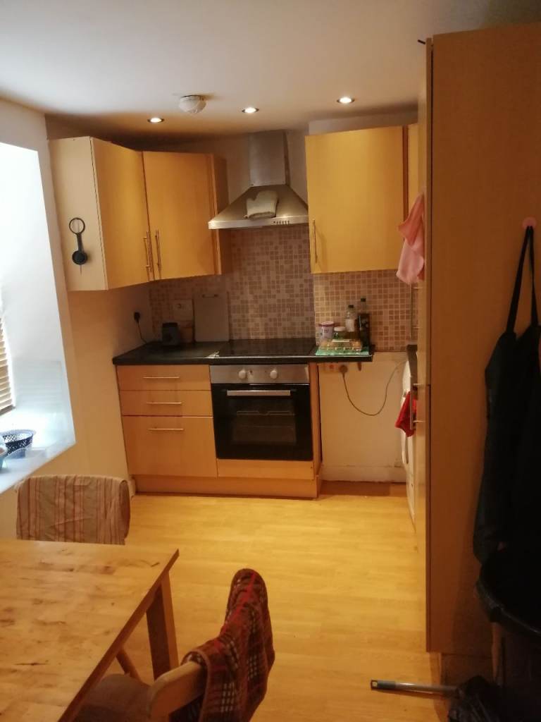 2 BED 2 BATHROOM FLAT- Clive road CF5