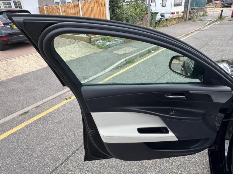 2017 Jaguar XE 2.0d R-Sport Auto Euro 6 (s/s) 4dr SALOON Diesel Automatic