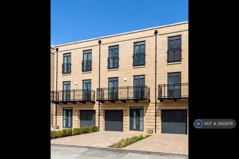 5 bedroom house in Summerbee Drive, Cheltenham, GL51 (5 bed) (#2922978)