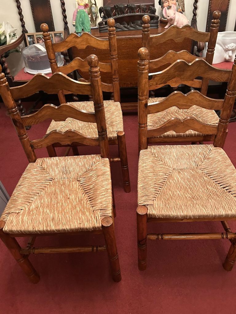 Set 4 pine chairs 