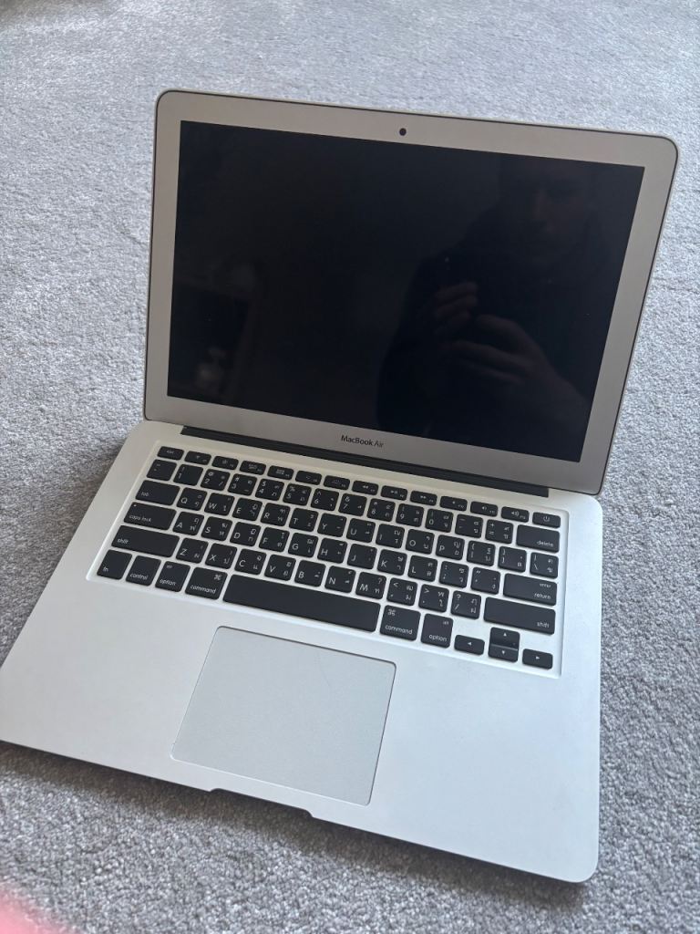 Apple laptop air ono , won’t turn on