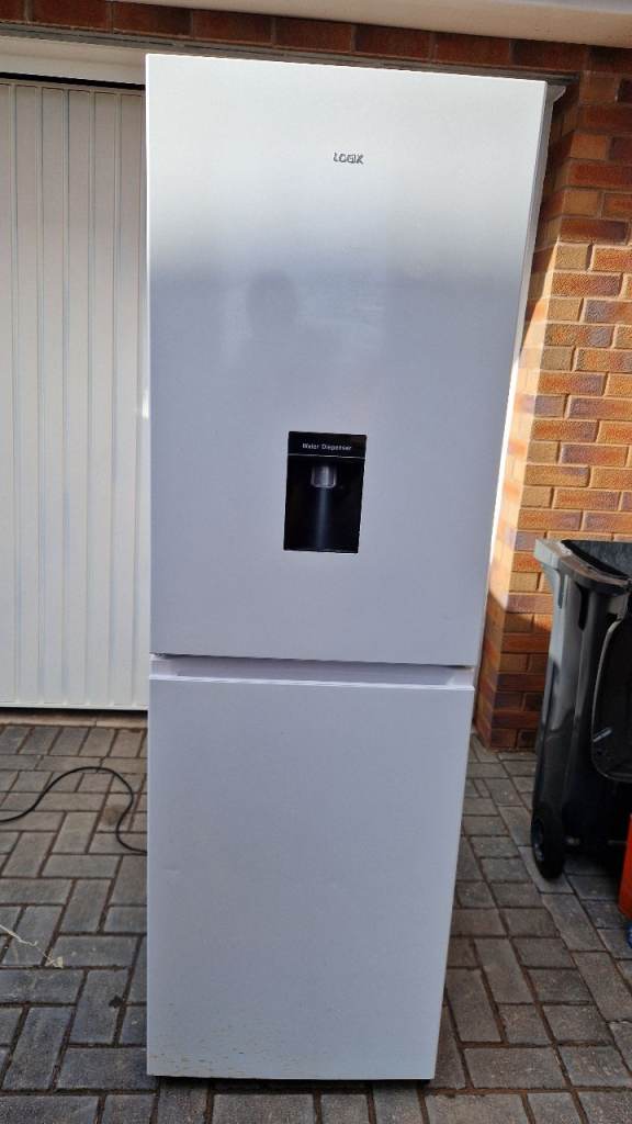 Logik 50/50 Fridge Freezer