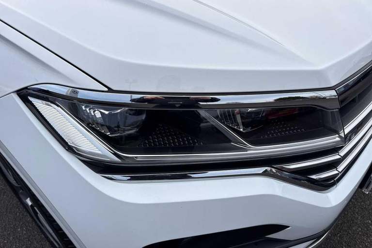 2018 Volkswagen Touareg 3.0 V6 TDI 4Motion R-Line Ã¢Â­Â14 way power adjustment, Innovation cockp...