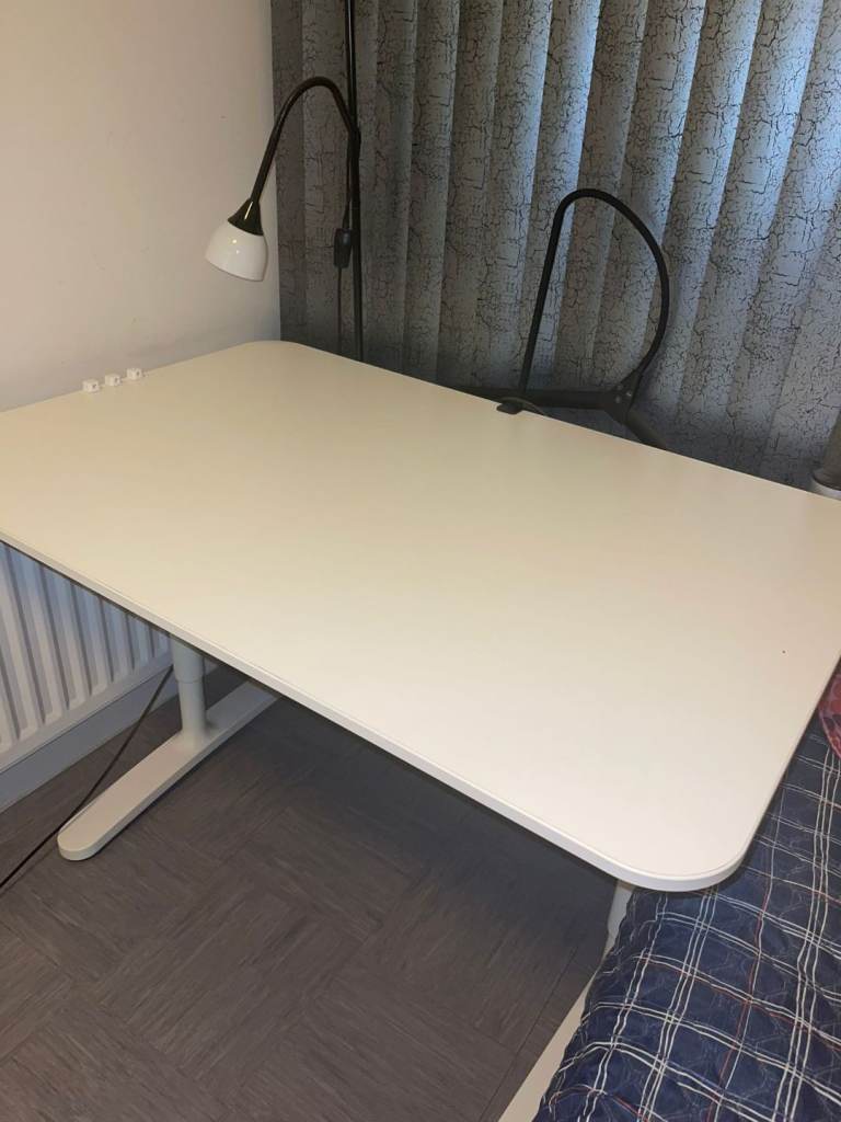 White study/work desk