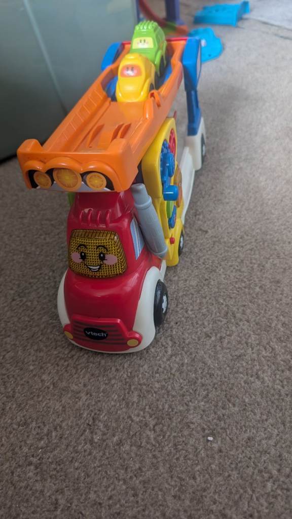 Toot toot car carrier 