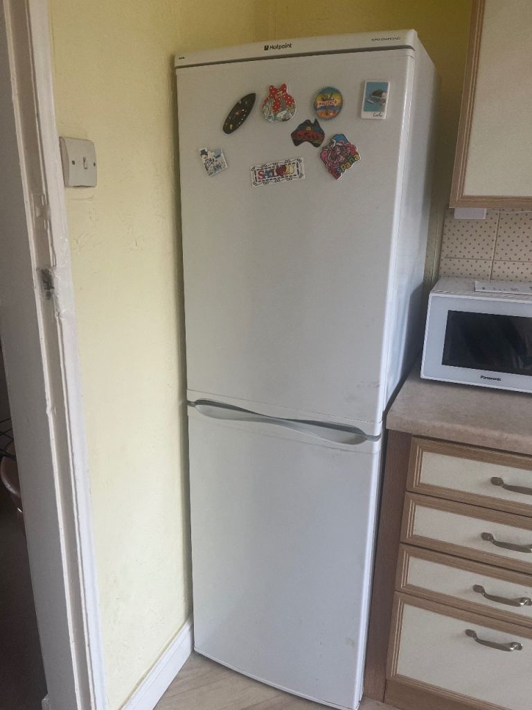 Hotpoint Fridge Freezer – White, Good Condition