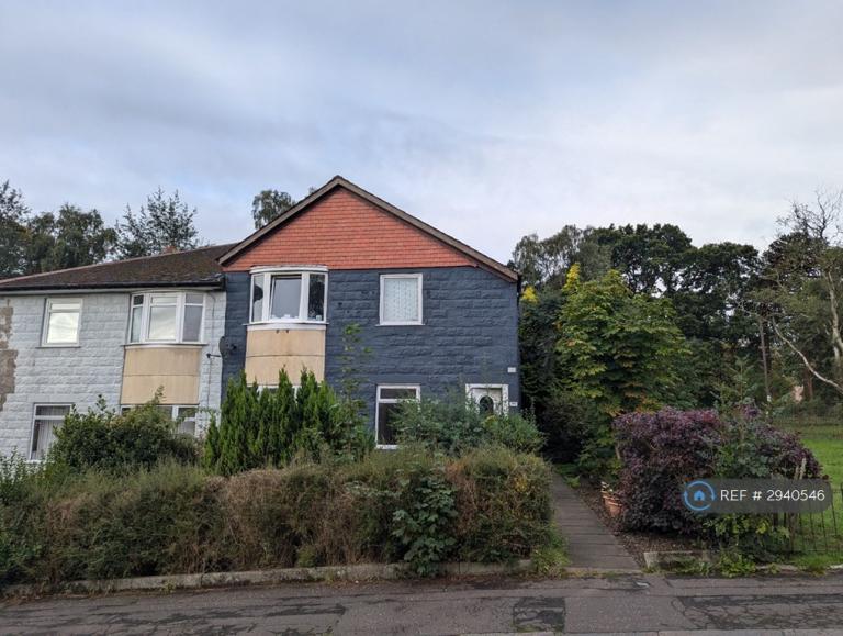 3 bedroom flat in Glencroft Road, Glasgow, G44 (3 bed) (#2940546)