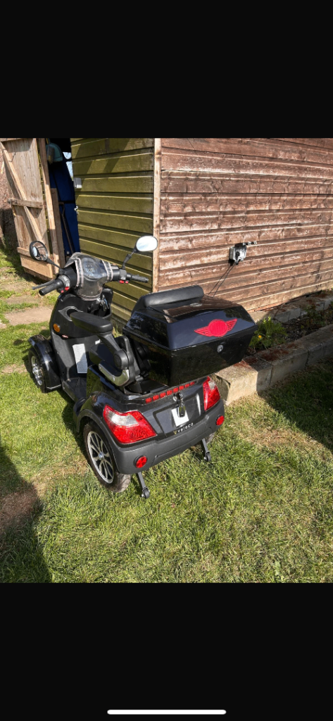 Veleco 4 Wheel Scooter