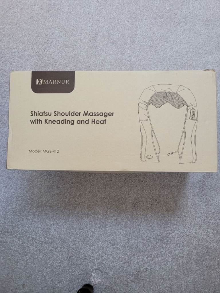 Shiatsu neck massager