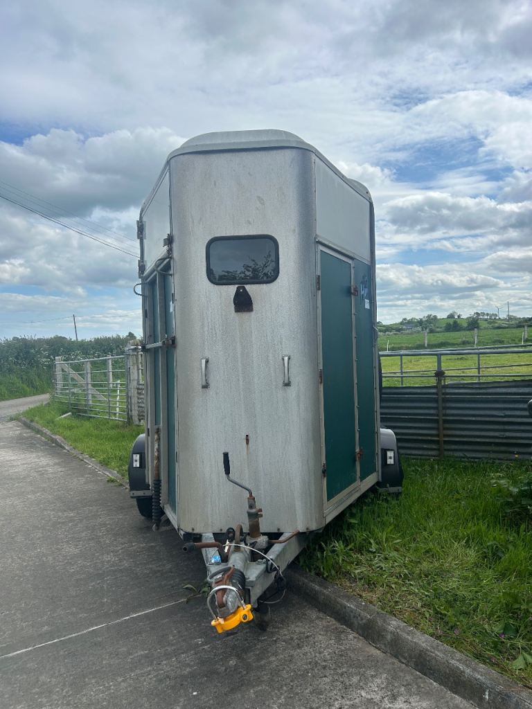 Used Horse Trailer 