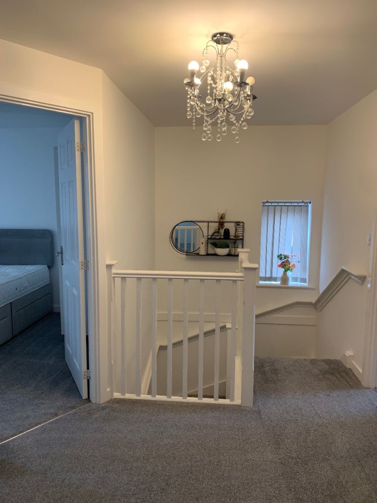 Large double room in a clean modern house, all bills inclusive