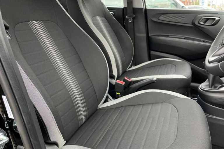 2025 Hyundai i10 1.2 Advance Hatchback 5dr Petrol Auto Euro 6 (s/s) (79 ps) Hatchback Petrol Auto...