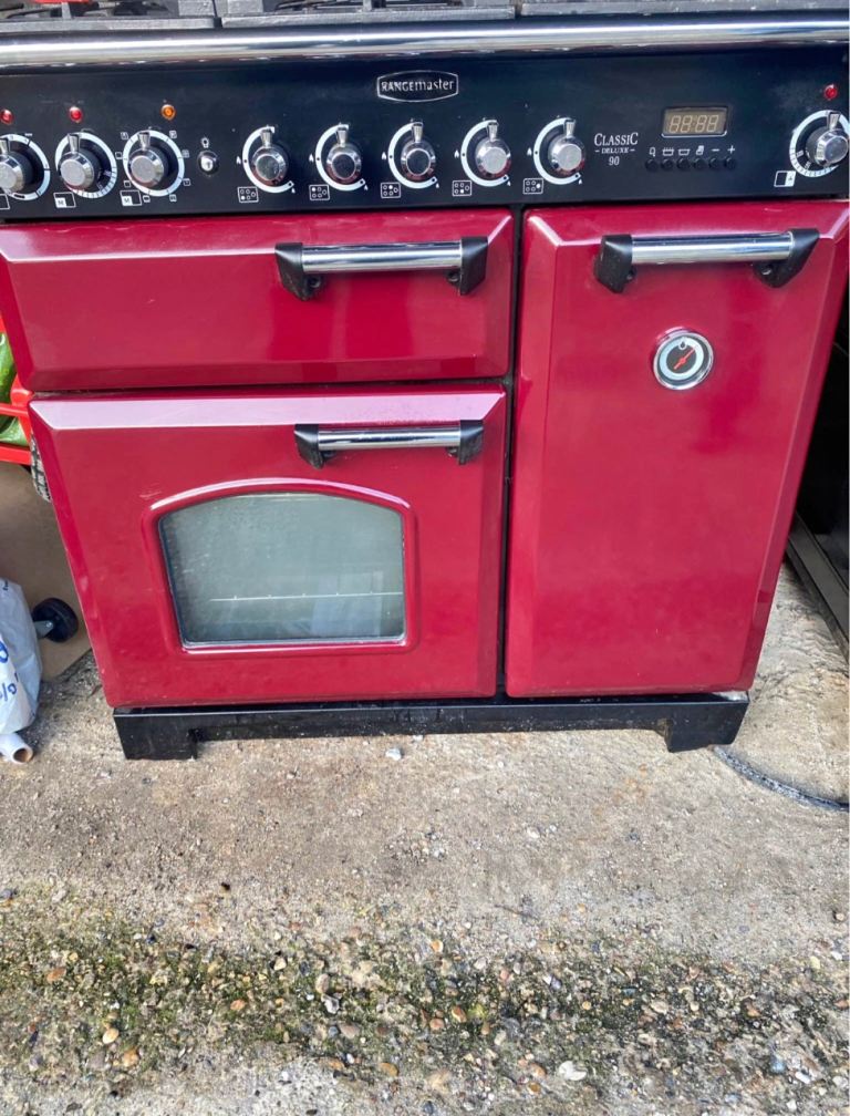 Rangemaster classic 90cm dual fuel cooker. In like new condition. With delivery all over London. 