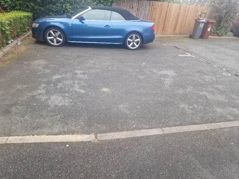 Let a parking place close to Manchester airport M22
