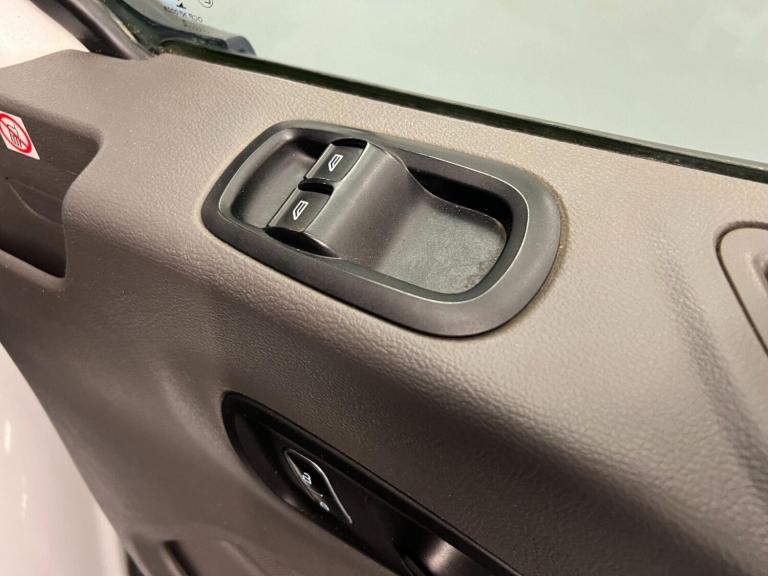 2022 Ford Transit 2.0 EcoBlue 130ps Double Cab Chassis CHASSIS CAB DIESEL Manual