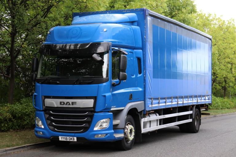 DAF CF 260 SPACECAB 4X2 28FT CURTAINSIDE (2018)