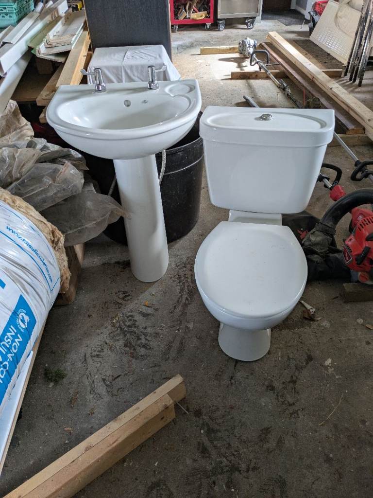 Toilet & sink