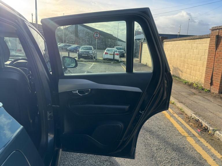 2017 Volvo XC90 2.0 T8 Hybrid Momentum Pro 5dr Geartronic ESTATE PETROL/ELECTRIC Automatic