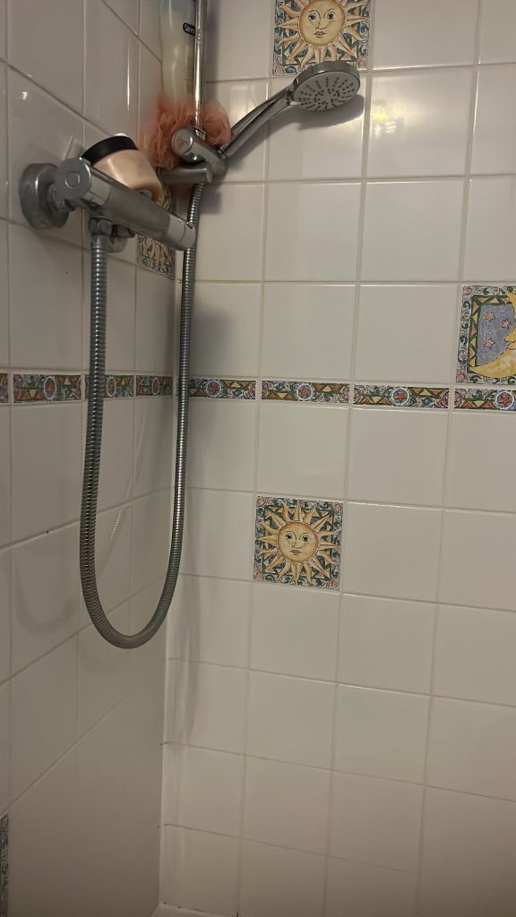 Two bedroom flat available slough 