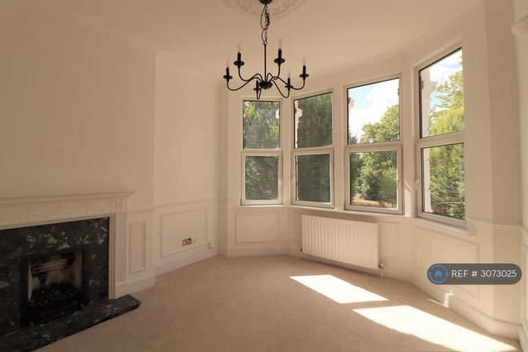 2 bedroom flat in Culverley Road, London, SE6 (2 bed) (#3073025)