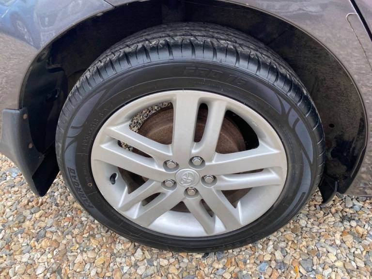 2011 Toyota Verso 1.3l 5d  98 BHP MPV Petrol Manual