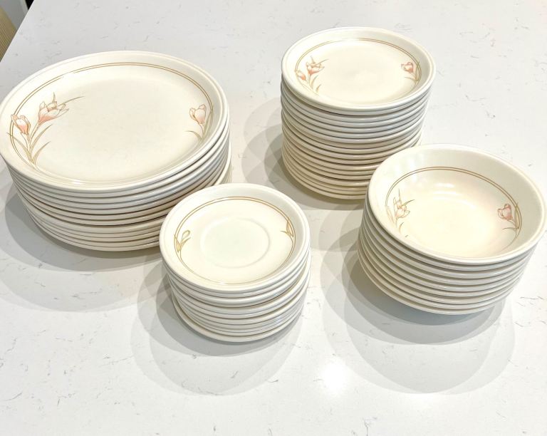 image for Boltons England dinnerware tableware big set of plates ceramic vintage excellent condition 