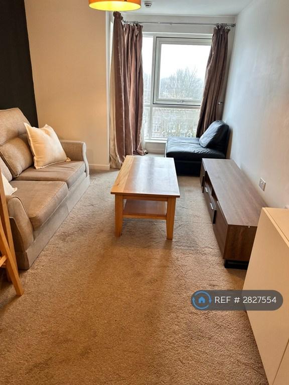 2 bedroom flat in The Round House, Portsmouth, PO1 (2 bed) (#2827554)