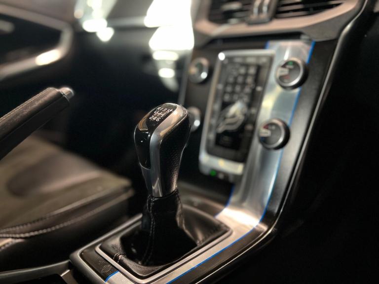 2015 Volvo V40 D2 R DESIGN 5dr HATCHBACK DIESEL Manual