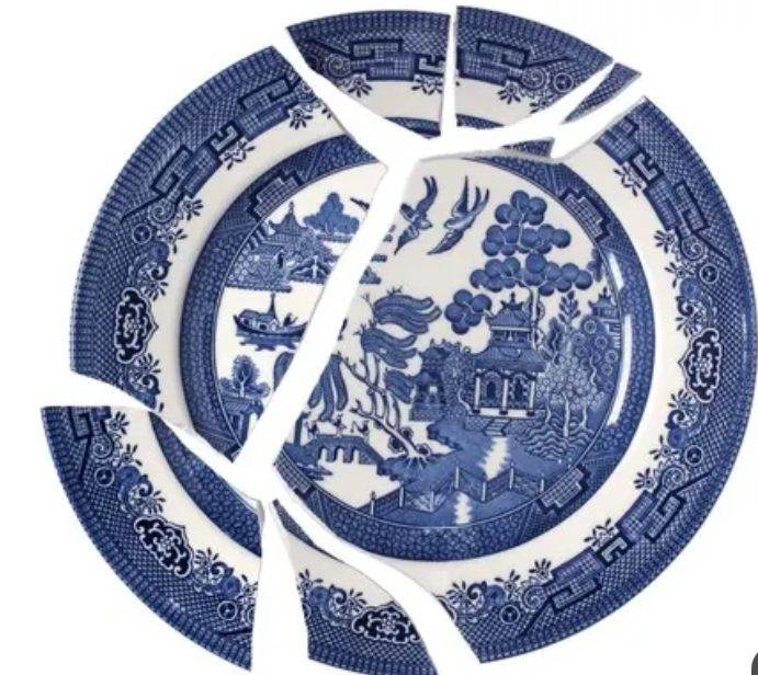 Broken plates, crockery, tiles 