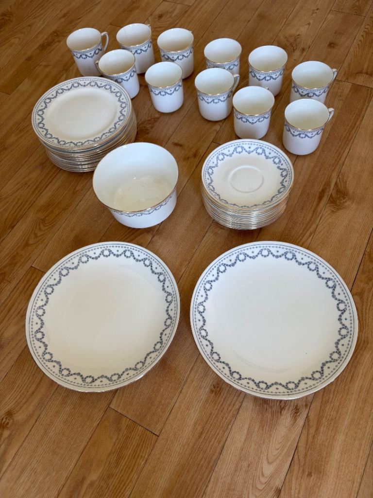 36 piece tea service 