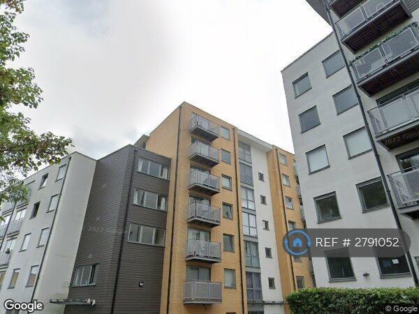 2 bedroom flat in Deals Gateway, London, SE13 (2 bed) (#2791052)