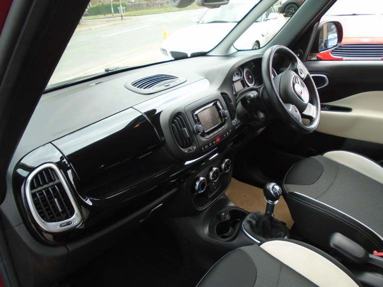 FIAT 500L 1.6 500l Trekking My15 1.6 Multijet 120hp Trekking 2016