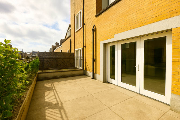 Modern 2 bedroom flat in High Street Marylebone 