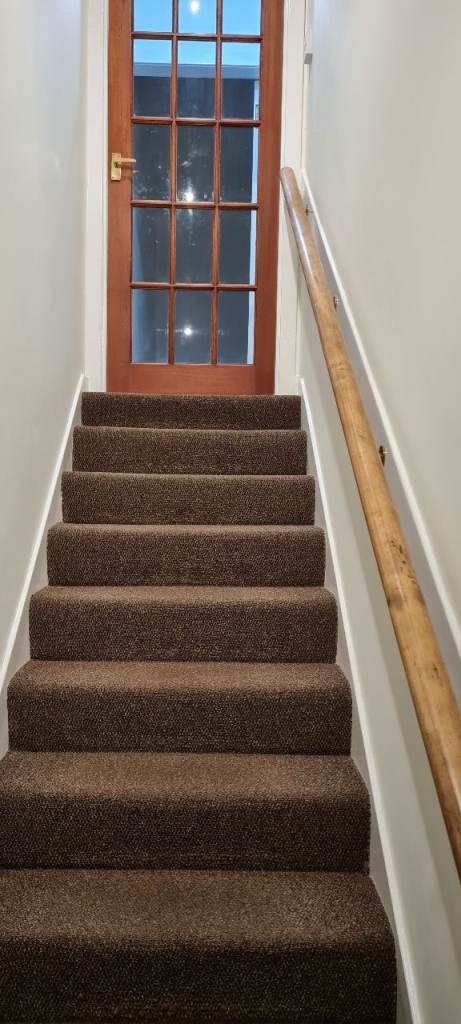 Unfurnished 2 bed flat, private driveway and garden Friarton, Perth