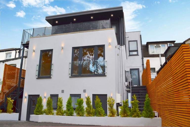 R2SA Modern 1 Bed Flat in Thornton Heath CR7