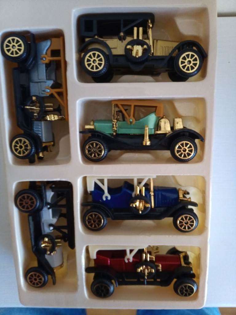 LIMITED EDITION READERS DIGEST MINATURE CARS SETS