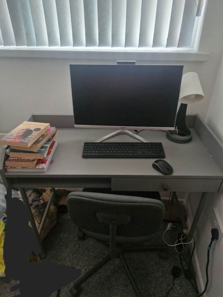 Acer PC (intel core i5) with Monitor, Keyboard, Mouse, Desk & Chair