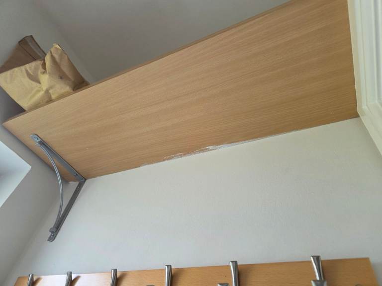 Wooden Shelf and Coat Rack with 6 Hooks – Good Condition