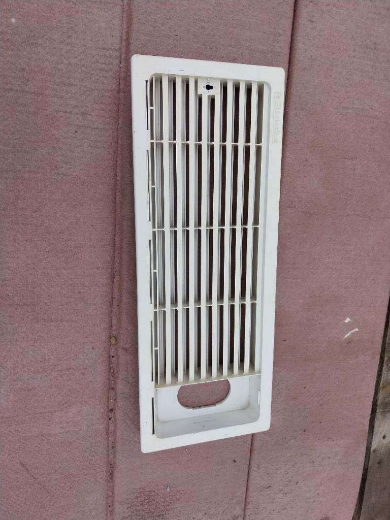 Caravan top fridge vent 
