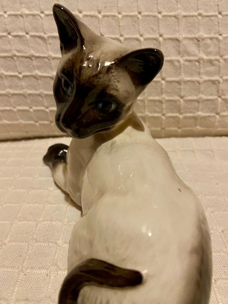 Beswick Porcelain Siamese Cat Ornament 