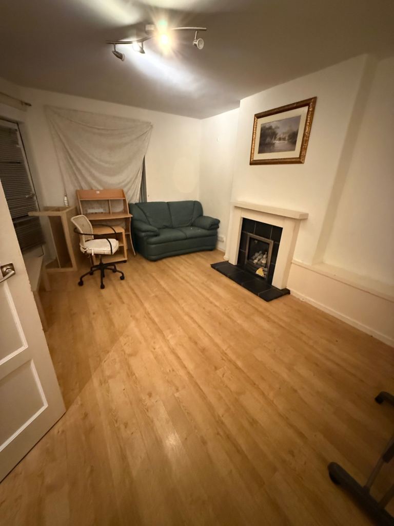 One bedroom whole property 