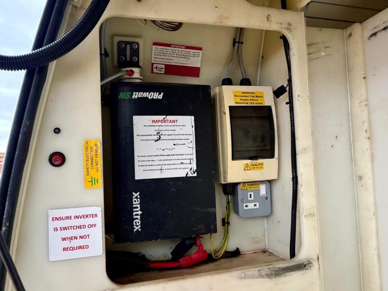 2018 Toyota Hilux Active Extra Cab Pick Up 2.4 D-4D 4x4***Front Winch***240v***Night Heater** PIC...