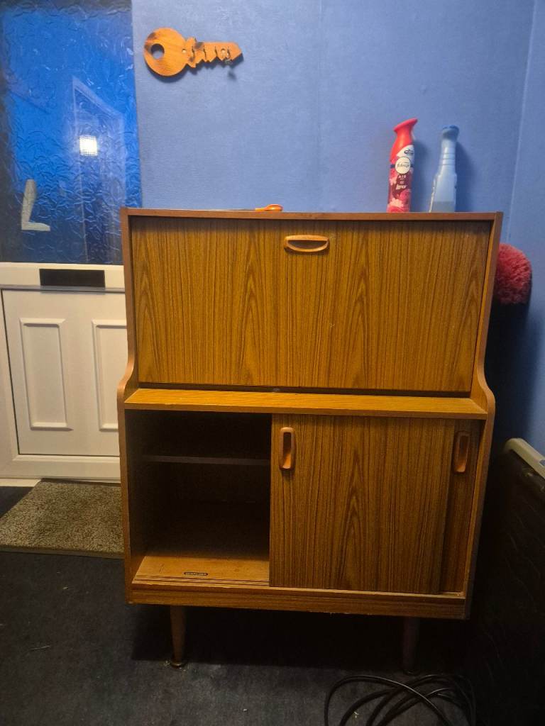 70s style oak Bureau 